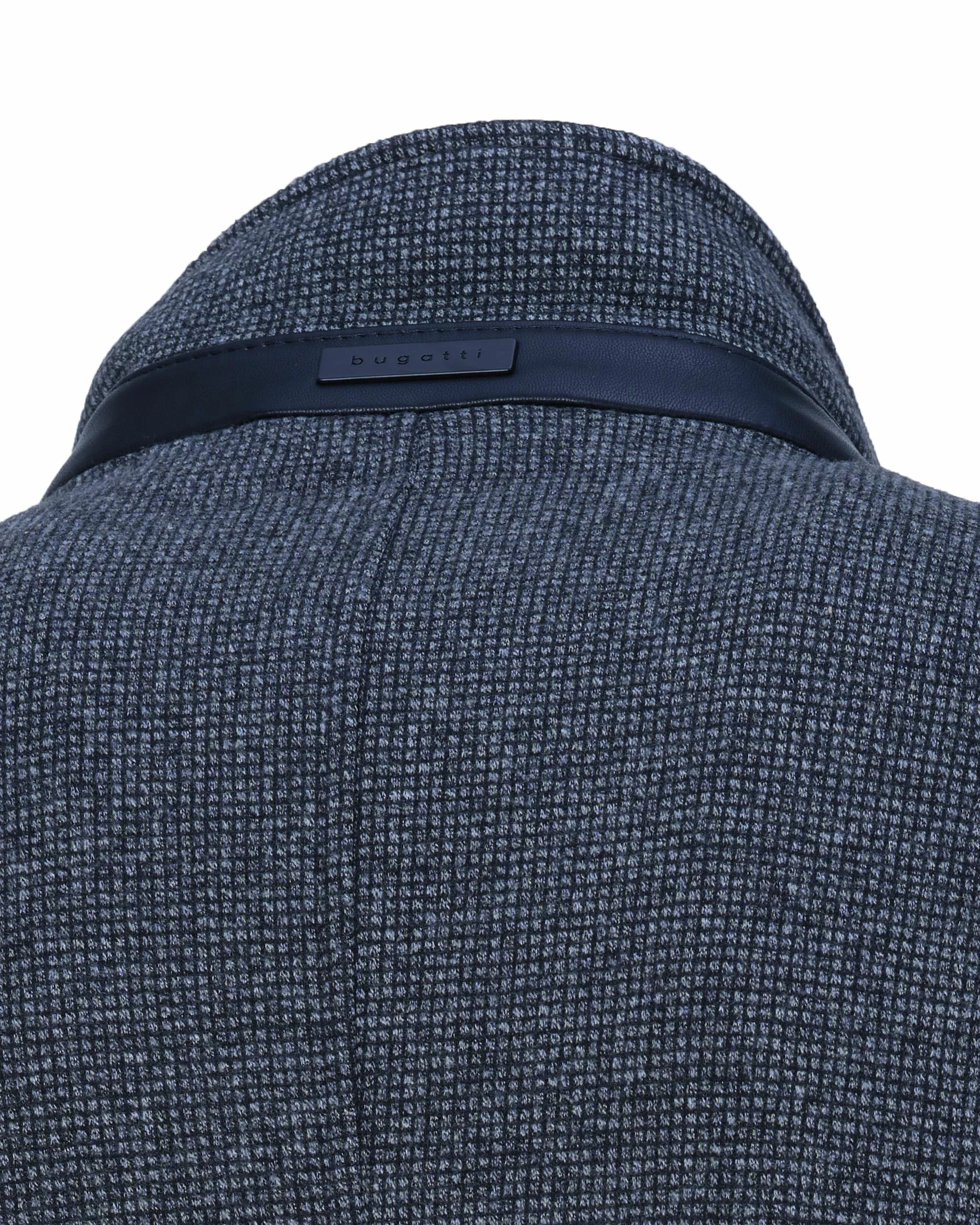 Bugatti Clothing Mantel - Image 5